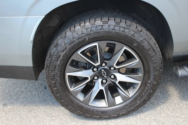 Used 2023 Chevrolet Suburban Z71 w/ Luxury Package AWD/4WD image 39