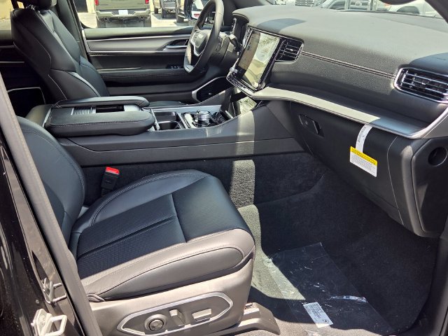 New 2026 Jeep Grand Wagoneer Limited w/ Premium Group II AWD/4WD image 15