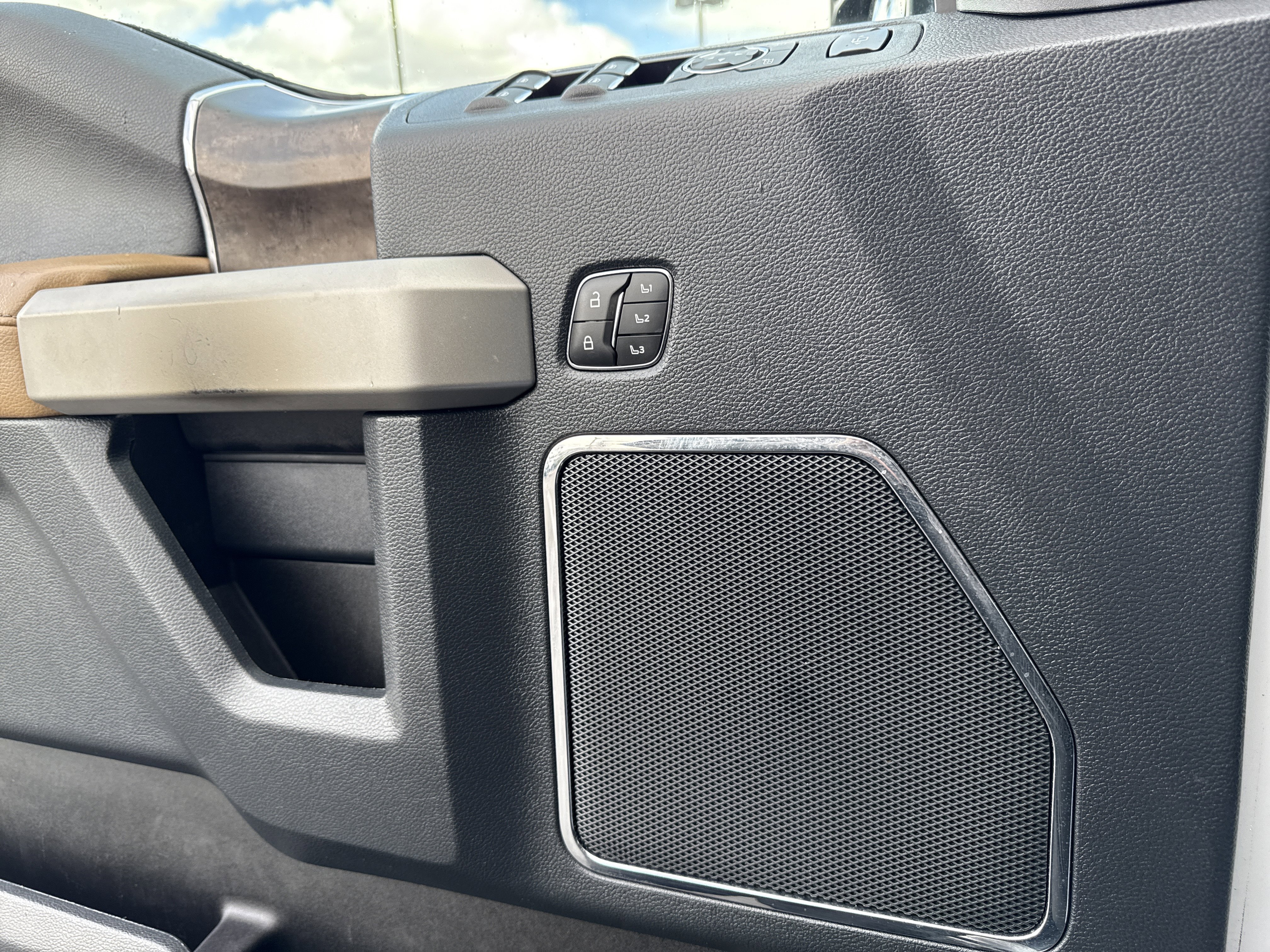 Used 2022 Ford F250 Lariat w/ Lariat Ultimate Package image 19