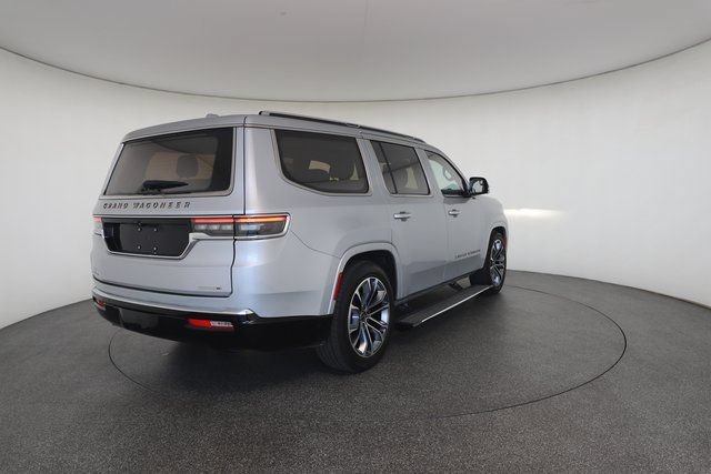 Used 2023 Jeep Grand Wagoneer Series III AWD/4WD image 17