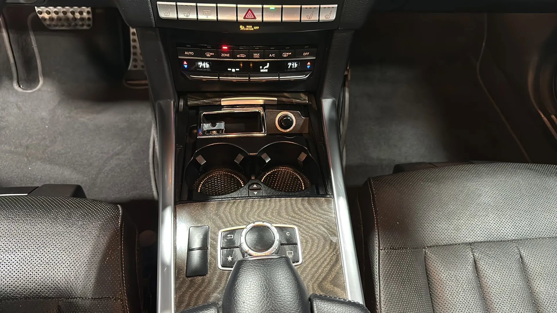 Used 2016 Mercedes-Benz E 400 4MATIC Sedan image 25