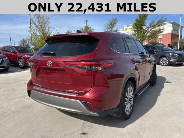 Used 2023 Toyota Highlander Platinum image 4