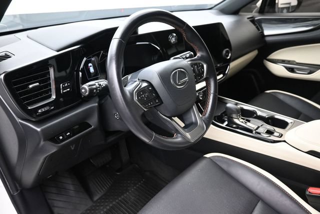Used 2024 Lexus NX 250 FWD w/ Towing Package (2000 Lbs) image 18