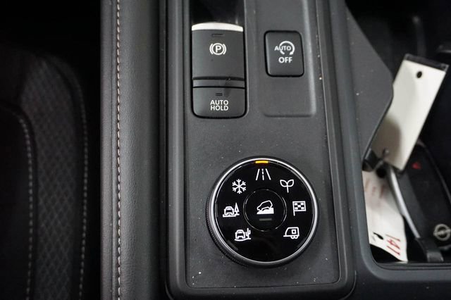 Used 2024 Nissan Pathfinder S image 19