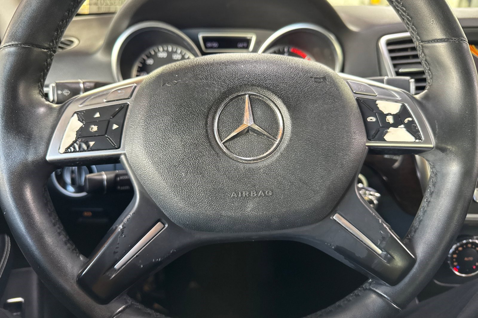 Used 2012 Mercedes-Benz ML 350 BlueTEC 4MATIC image 17