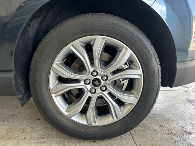 Used 2024 Ford Edge Titanium w/ Cargo Accessory Package AWD/4WD image 9