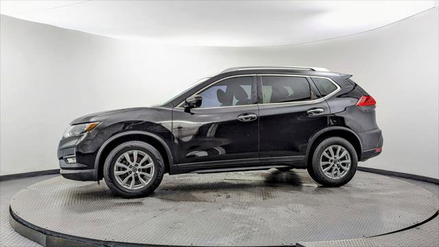 Used 2017 Nissan Rogue SV w/ SV Premium Package image 3