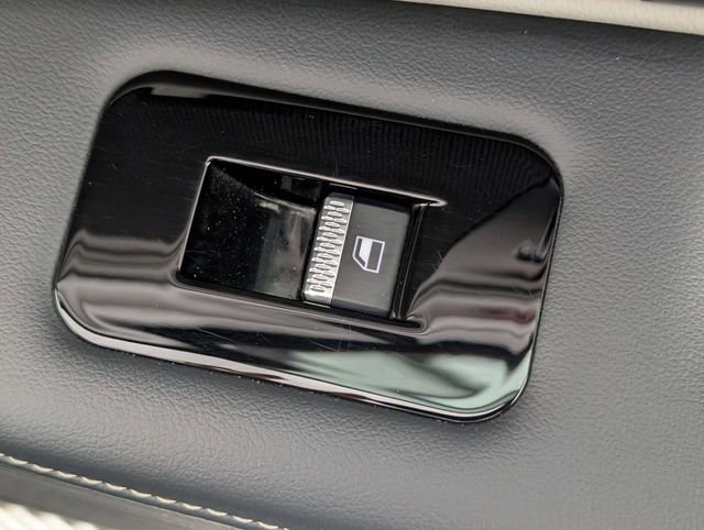 Used 2024 Lincoln Nautilus Reserve image 33