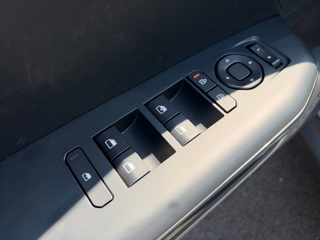 New 2026 Kia K4 FWD image 16