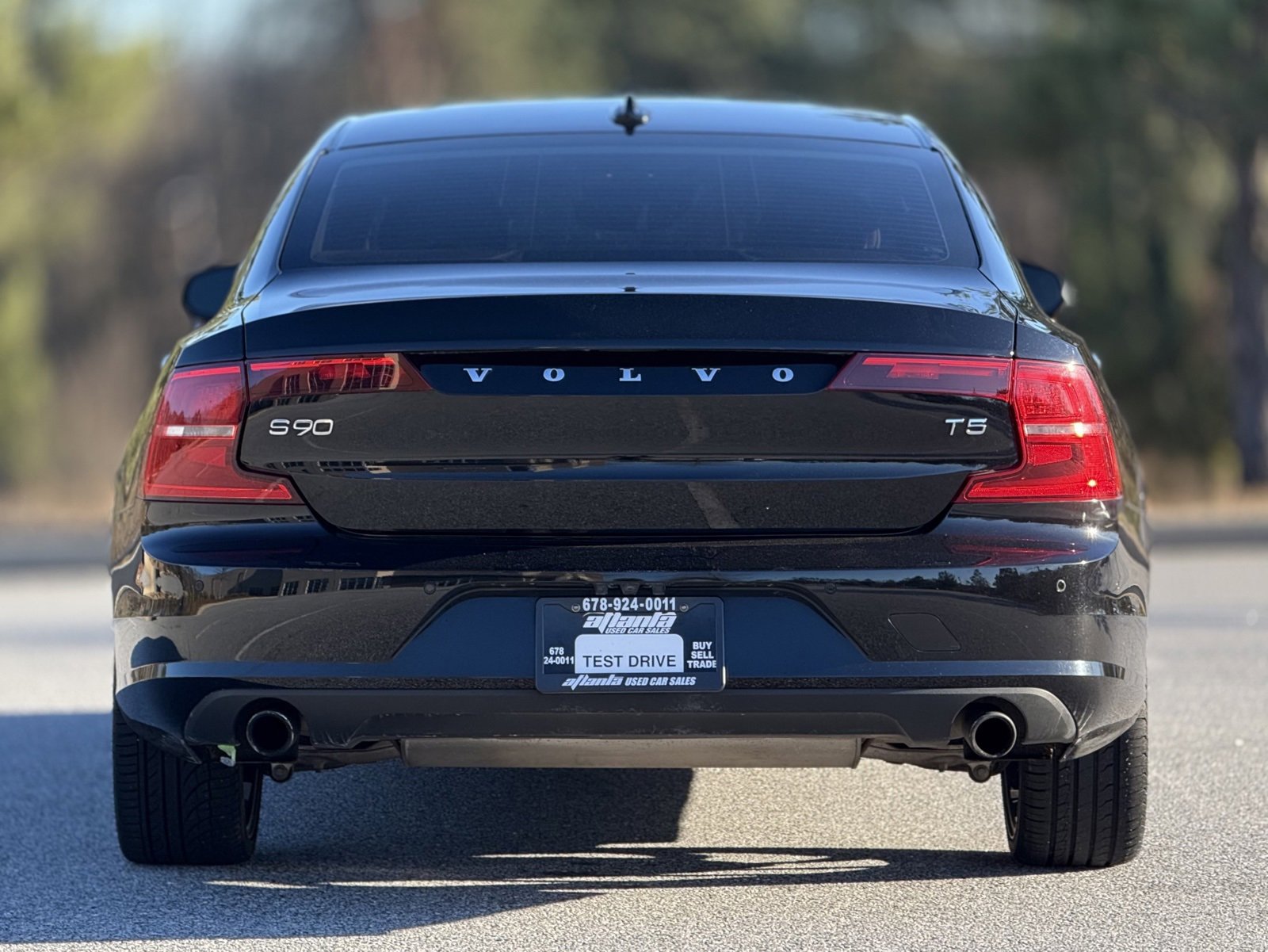 Used 2018 Volvo S90 T5 Momentum w/ Convenience Package image 5