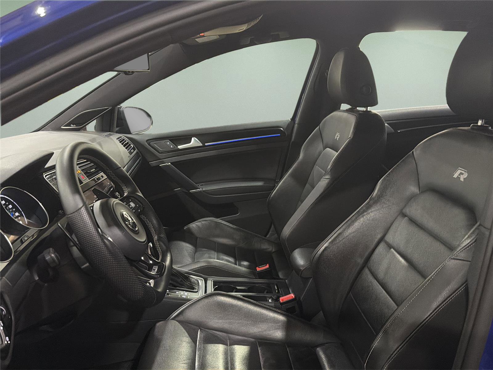 Used 2016 Volkswagen Golf R 4-Door AWD/4WD image 26