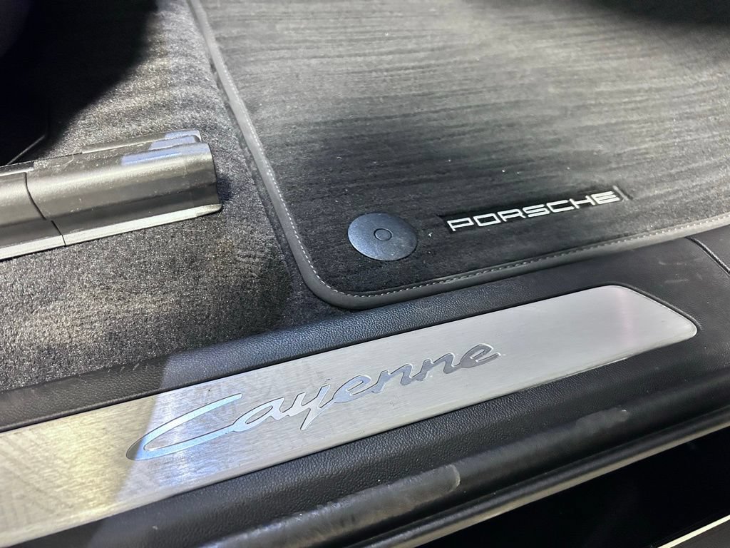Used 2026 Porsche Cayenne Coupe AWD/4WD image 30