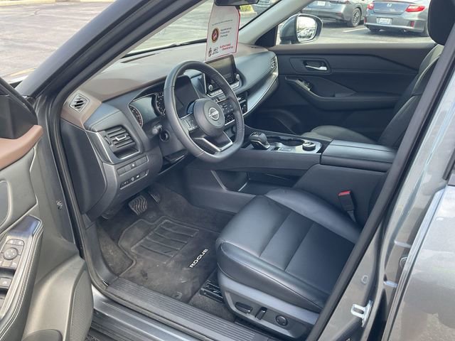 Used 2023 Nissan Rogue SV w/ SV Premium B Package image 10