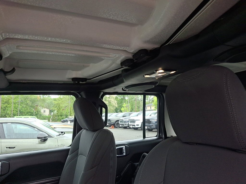 Used 2023 Jeep Gladiator Sport w/ Trailer Tow Package AWD/4WD image 24