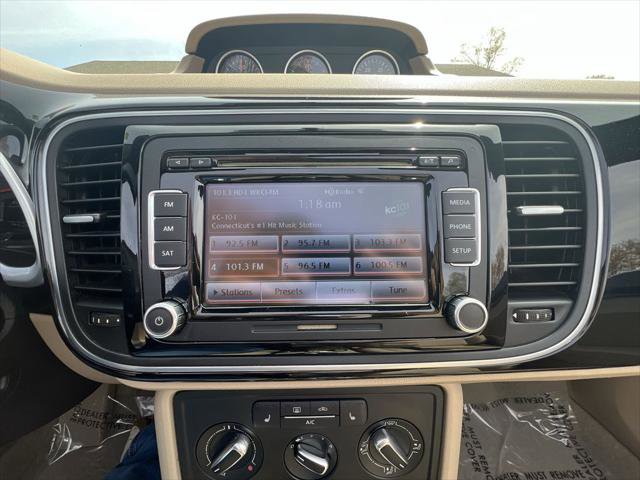 Used 2014 Volkswagen Beetle TDI FWD image 16