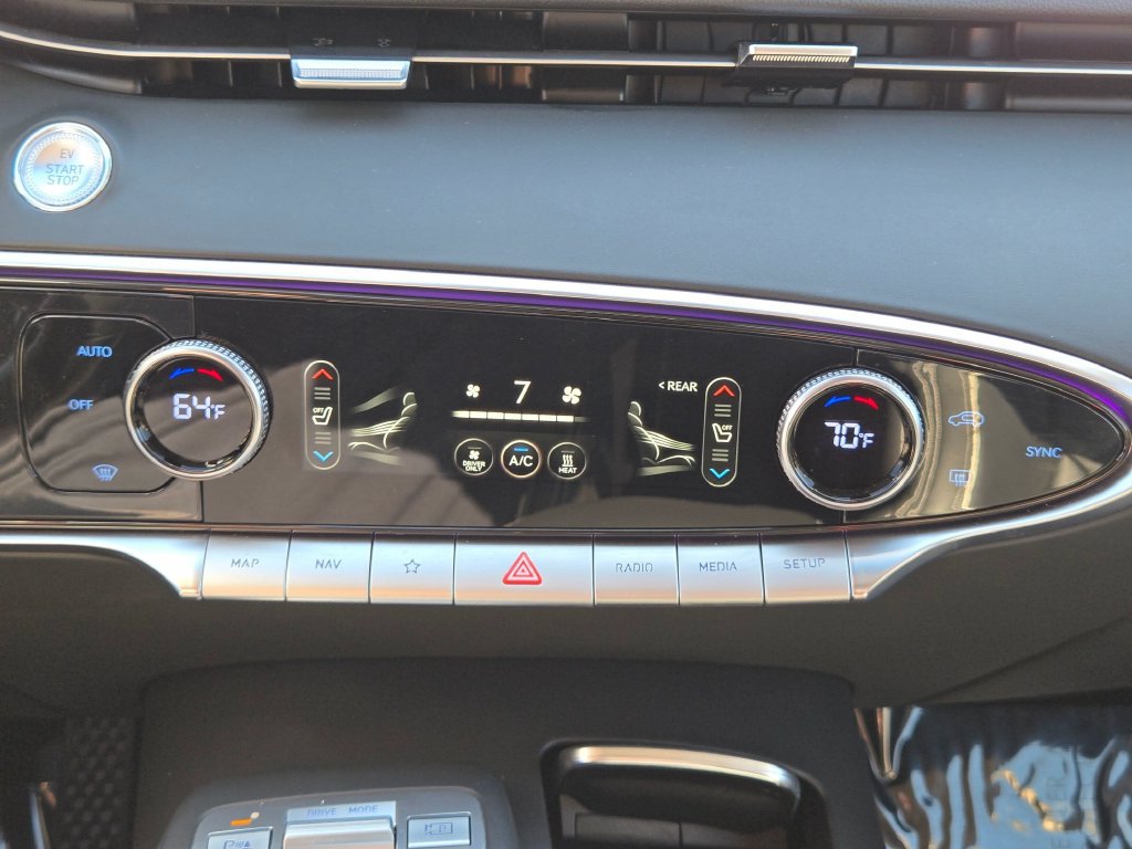 Used 2025 Genesis Electrified GV70 AWD/4WD image 29