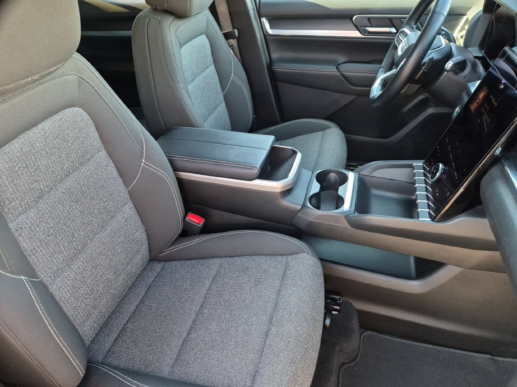 Used 2025 GMC Terrain Elevation AWD/4WD image 31