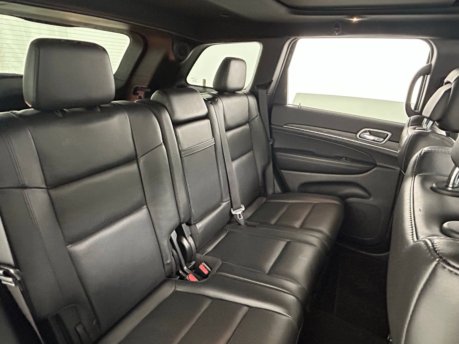 Used 2020 Jeep Grand Cherokee Limited w/ Luxury Group II image 39
