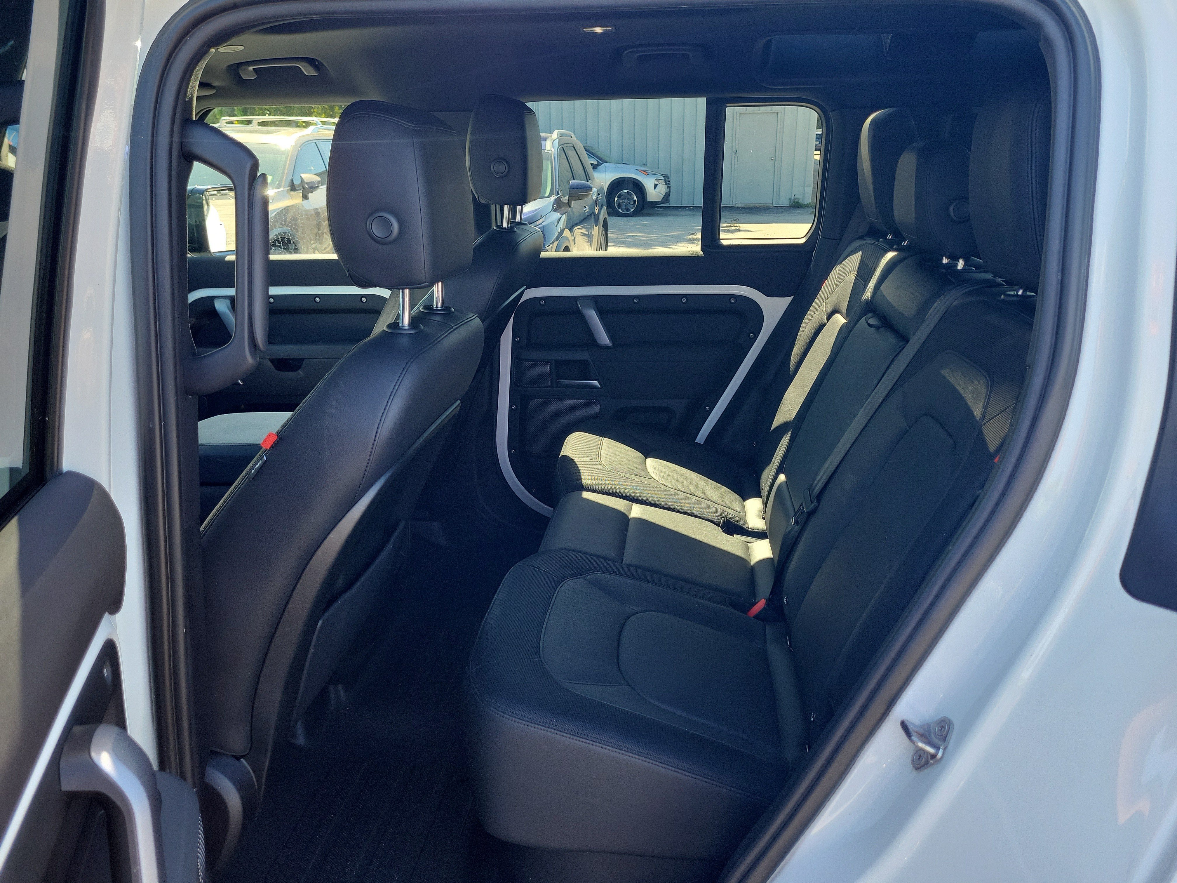 Used 2023 Land Rover Defender 110 X-Dynamic SE AWD/4WD image 13