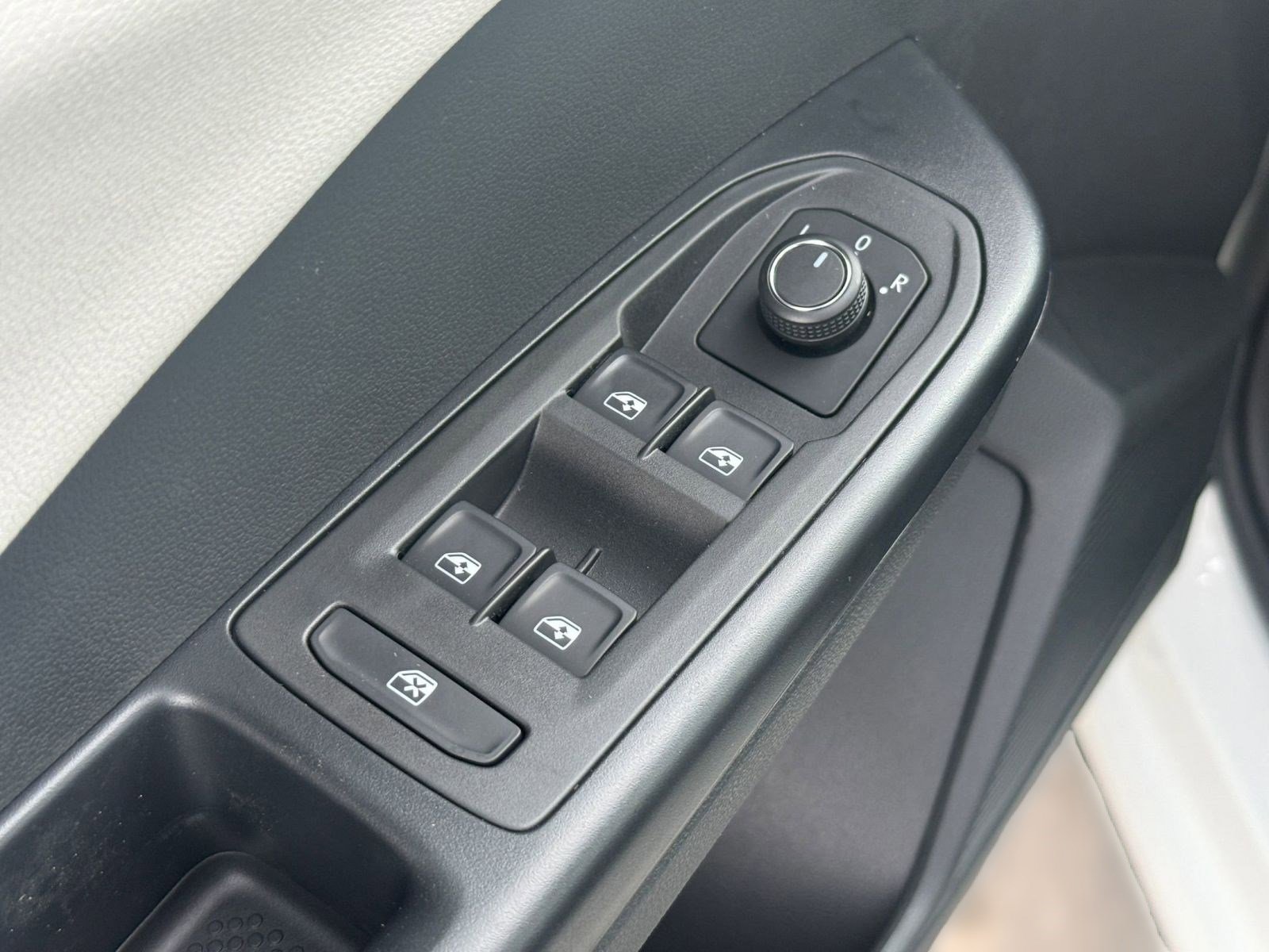 New 2026 Volkswagen Taos S image 21