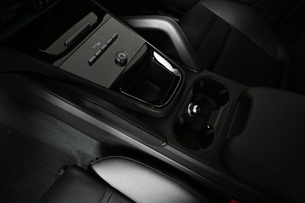 Certified 2026 Porsche Cayenne Coupe AWD/4WD image 17