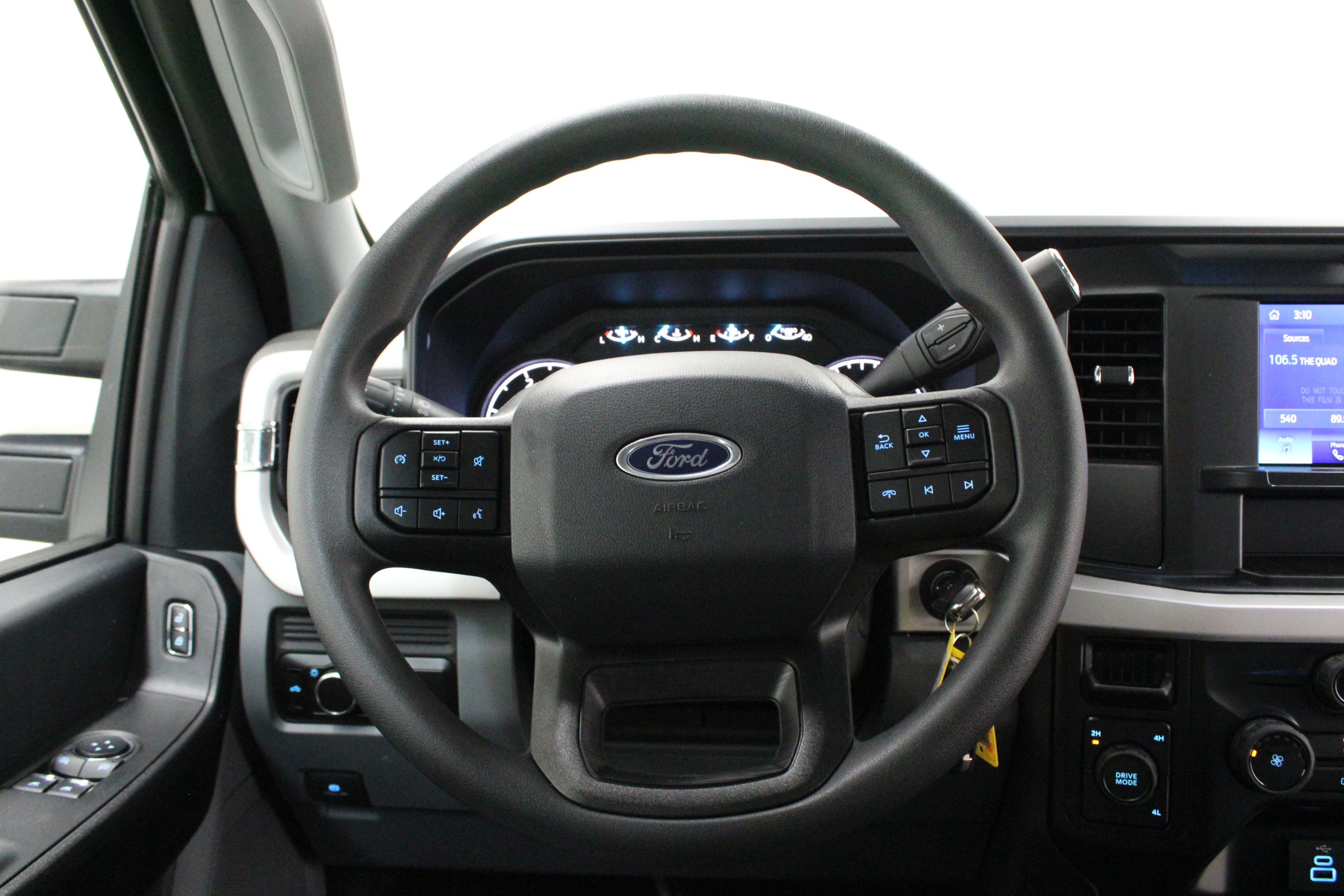 Used 2025 Ford F250 XLT w/ F-250 >10K GVWR Package image 14