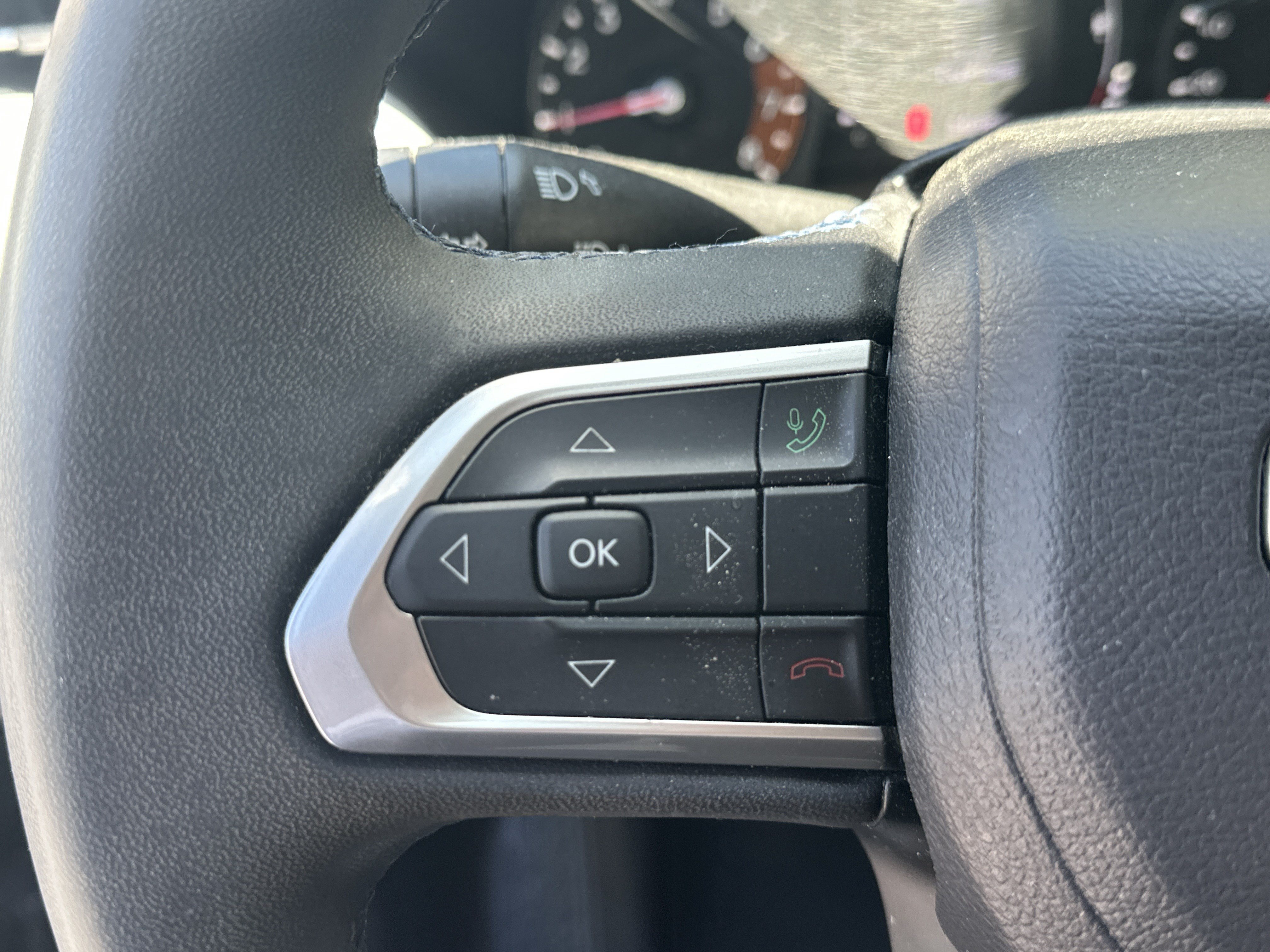 Used 2022 Jeep Compass Latitude FWD image 29
