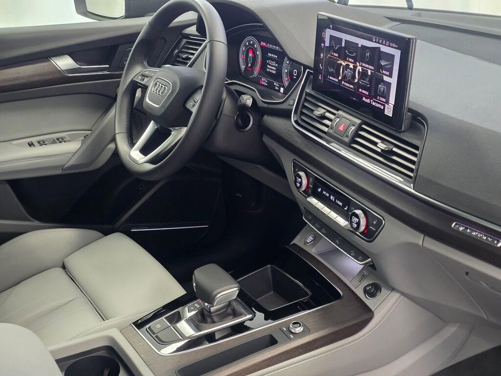 Certified 2025 Audi Q5 2.0T Premium Plus w/ Premium Plus Package image 28