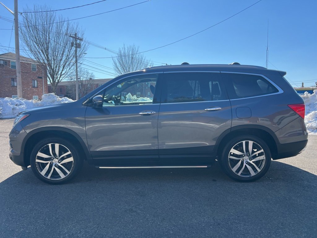 Used 2017 Honda Pilot Elite image 2