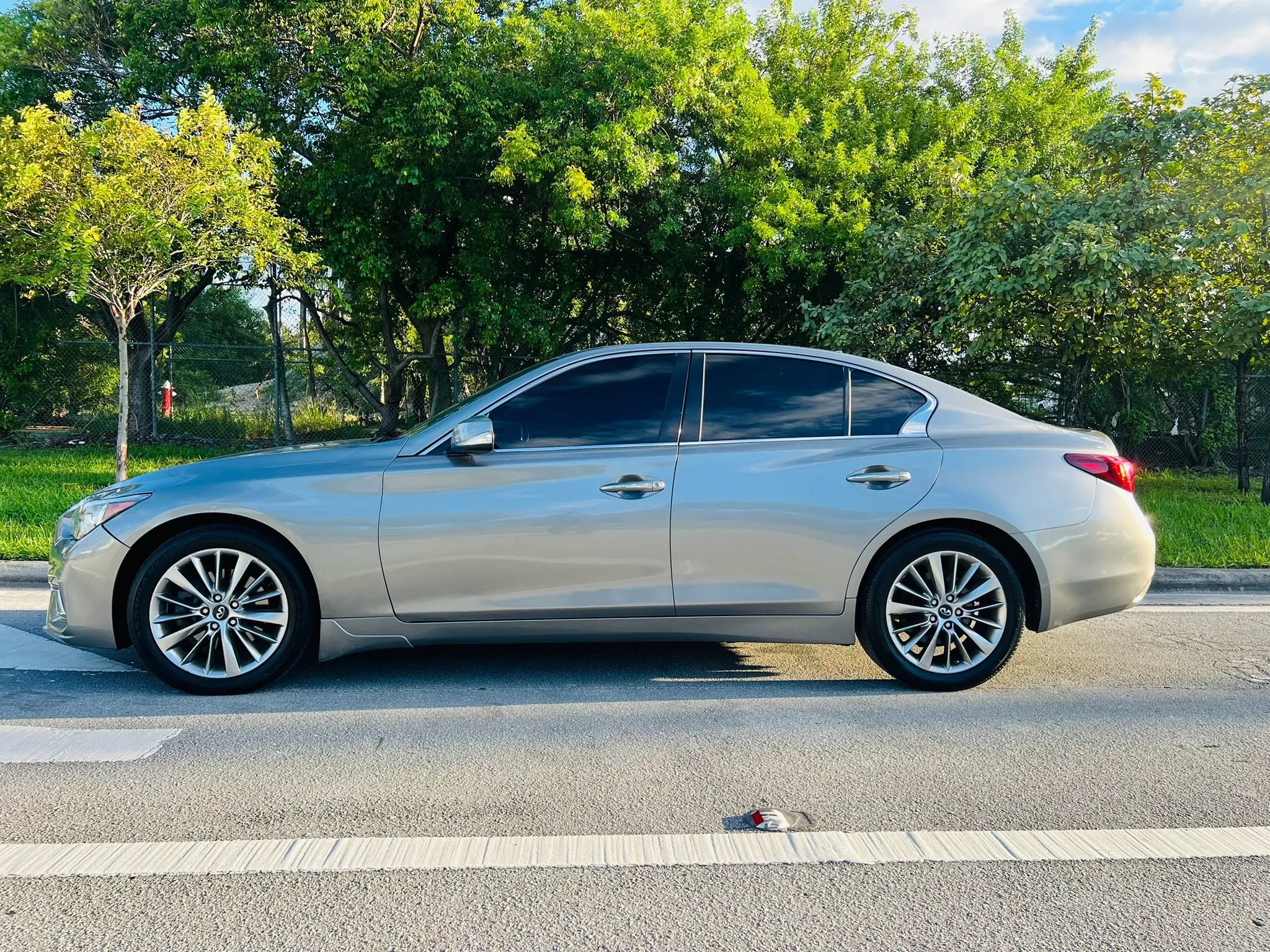 Used 2018 INFINITI Q50 Luxe w/ Essential Package (3.0T Luxe) AWD/4WD image 2