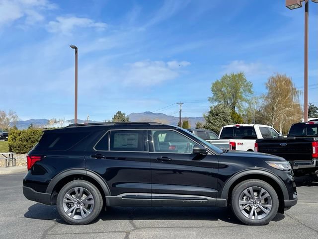 New 2026 Ford Explorer Active w/ Active Comfort Package AWD/4WD image 2