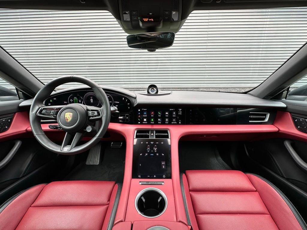 Used 2025 Porsche Taycan image 6