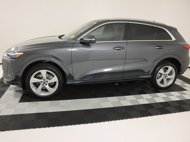 Certified 2025 Audi Q5 Premium Plus w/ Premium Plus AWD/4WD image 2
