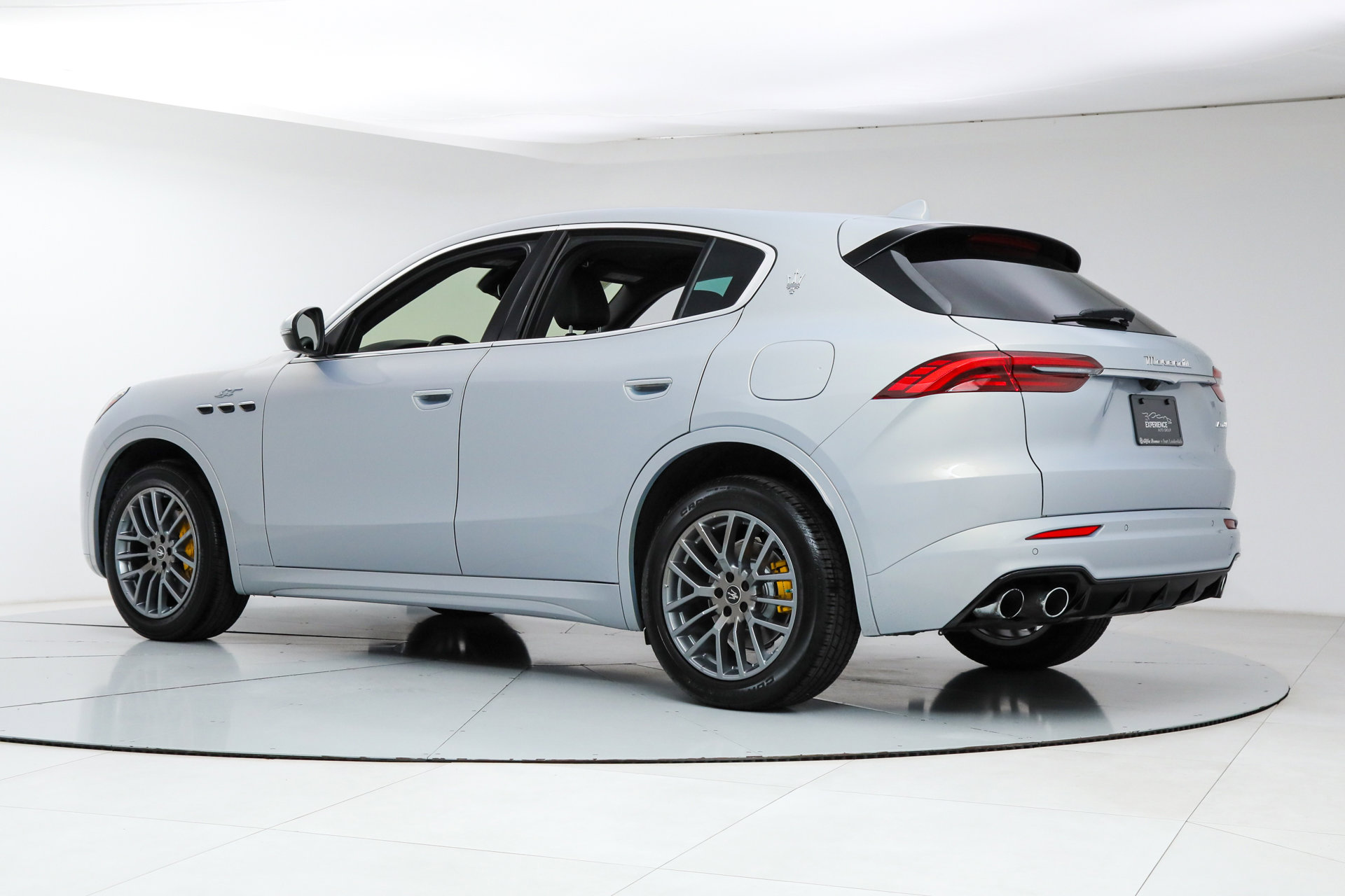 Certified 2023 Maserati Grecale Modena AWD/4WD image 3