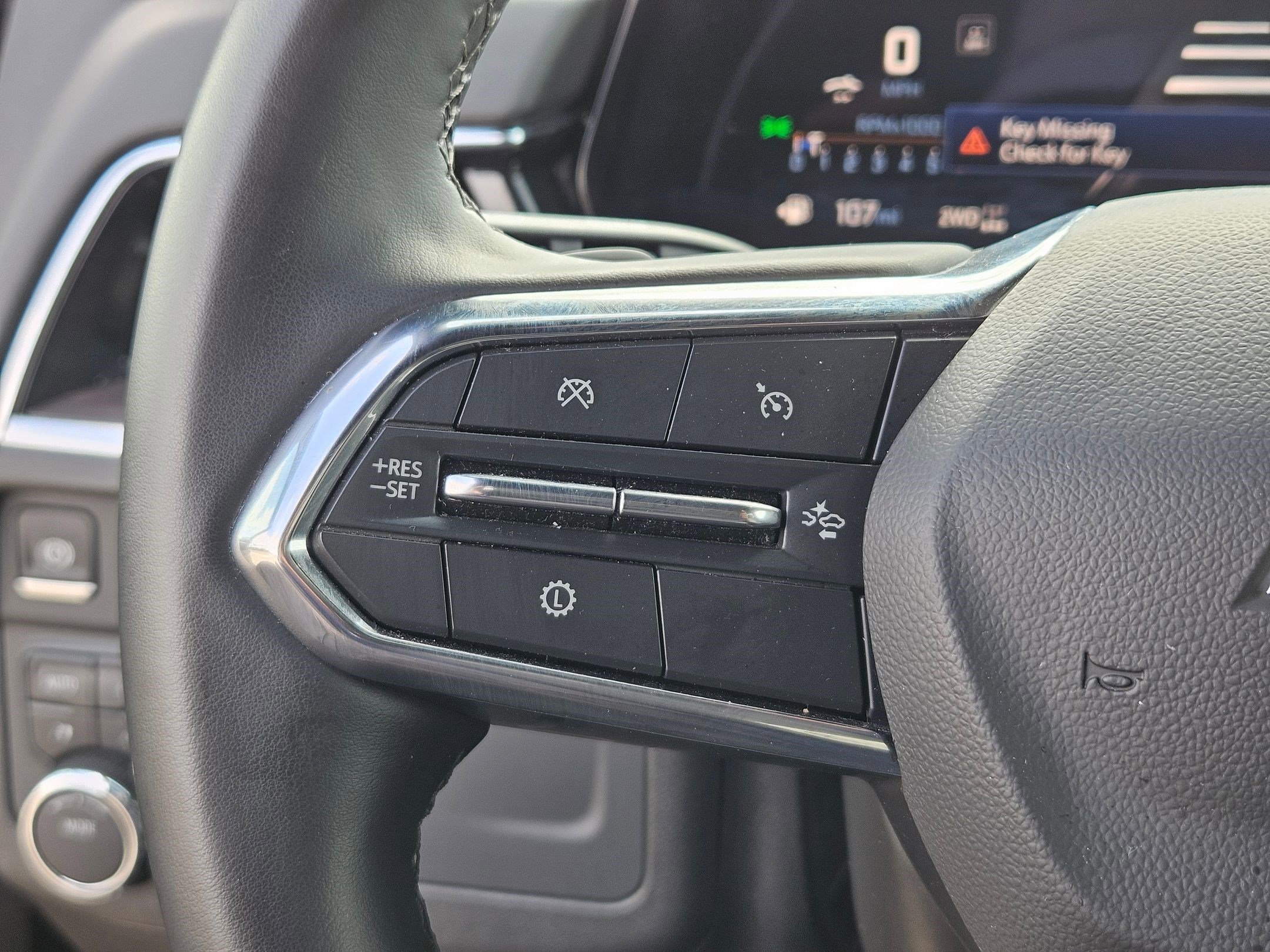 Used 2025 Chevrolet Suburban Z71 AWD/4WD image 19