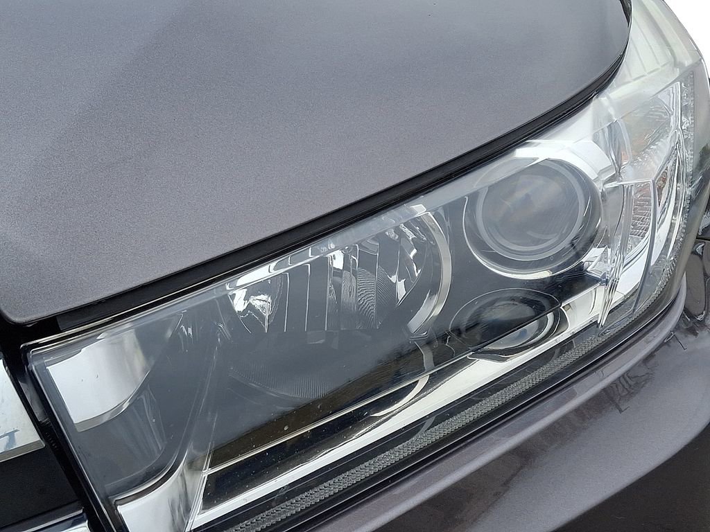 Used 2017 Toyota Highlander Limited AWD/4WD image 10