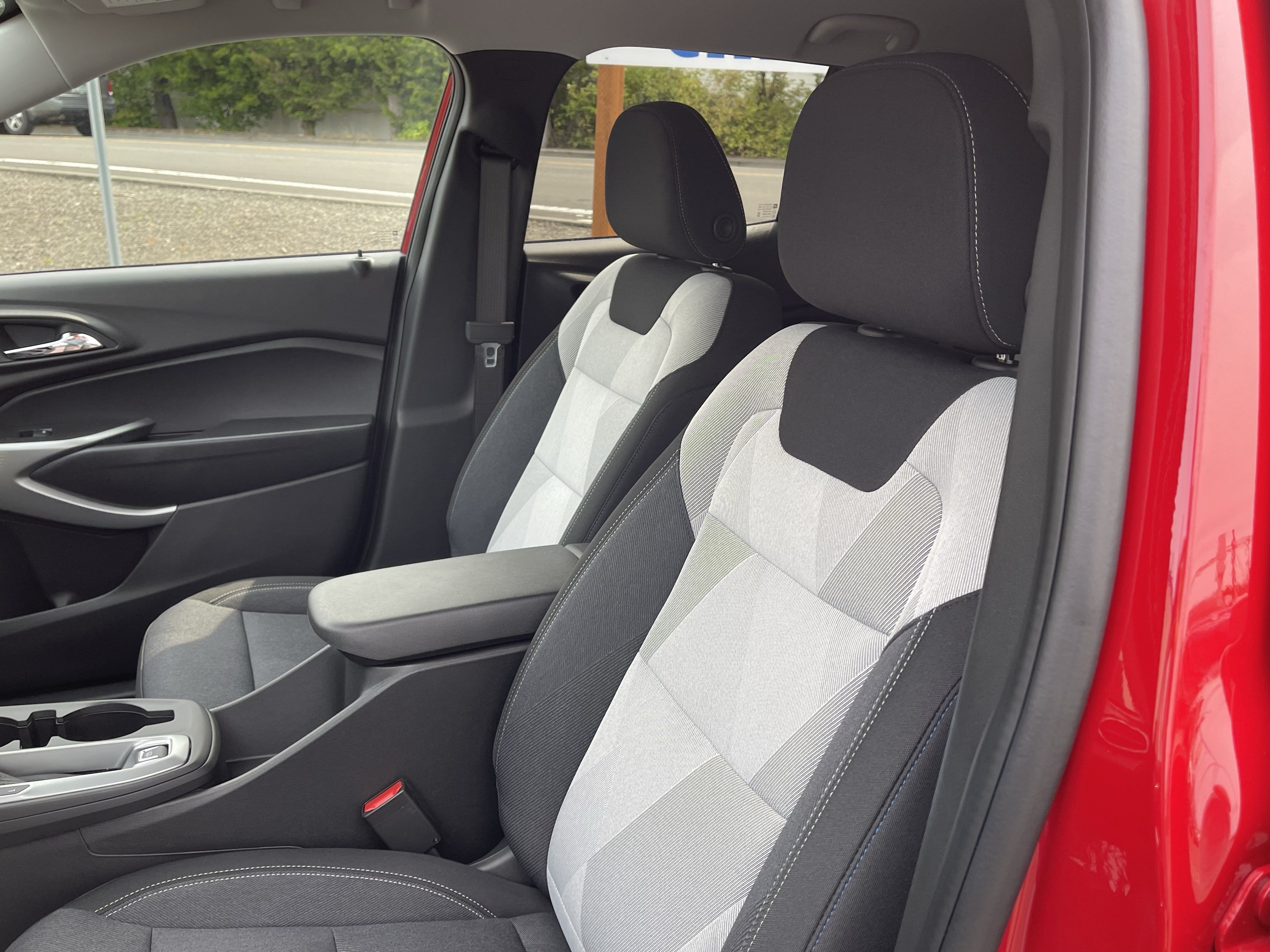 Used 2026 Chevrolet Trax LS FWD image 18