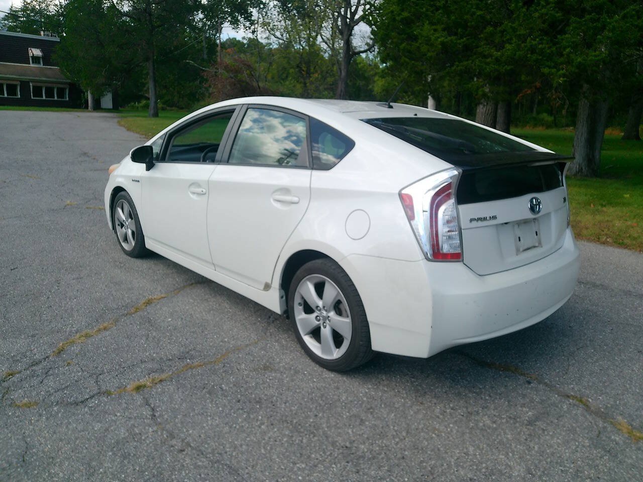 Used 2013 Toyota Prius Five FWD image 8