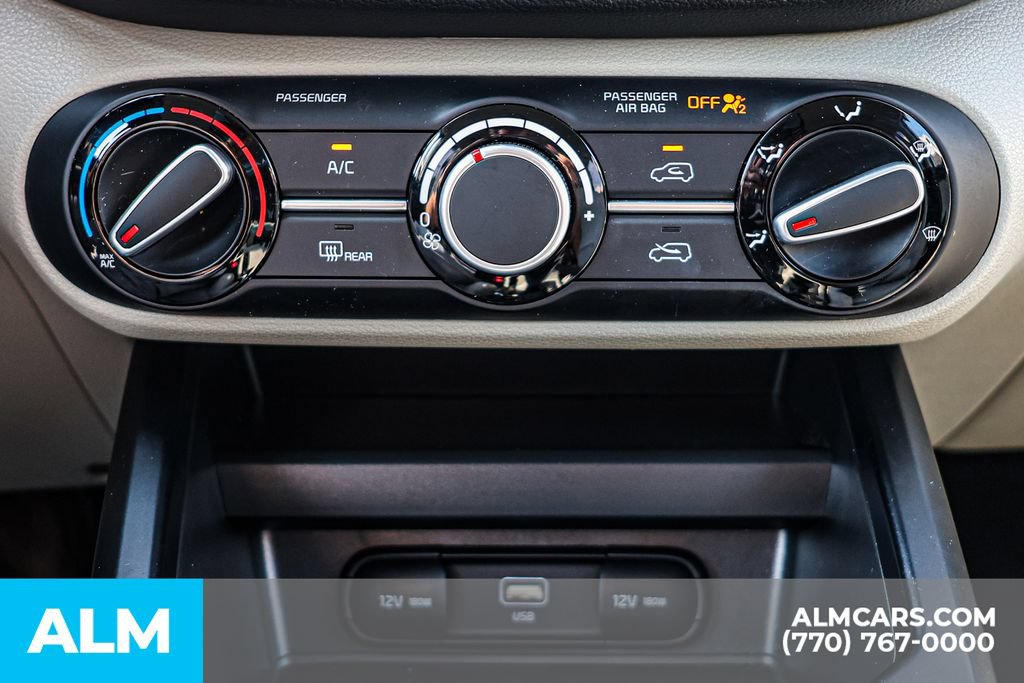 Used 2025 Kia Soul LX w/ LX Technology Package FWD image 38