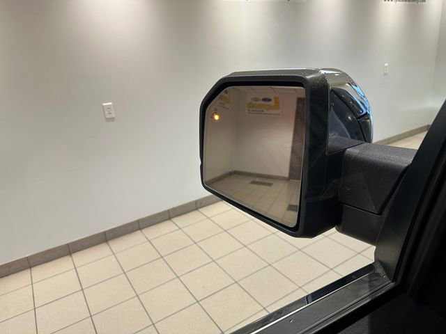 Used 2018 Ford F150 Platinum w/ Equipment Group 701A Luxury image 17