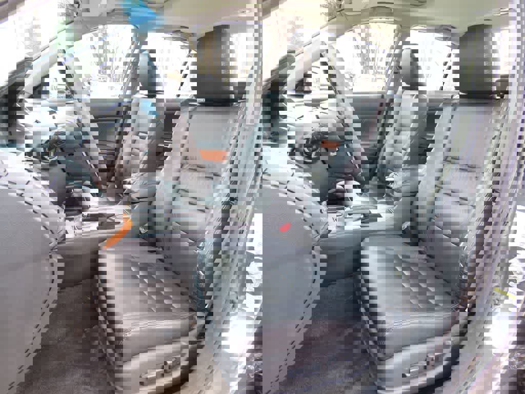 Used 2011 Honda Accord EX-L image 12