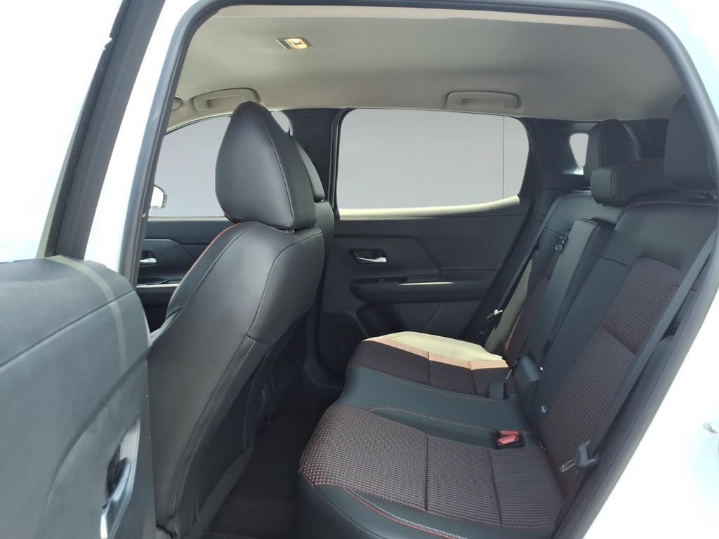 New 2026 Nissan Kicks SR FWD image 10