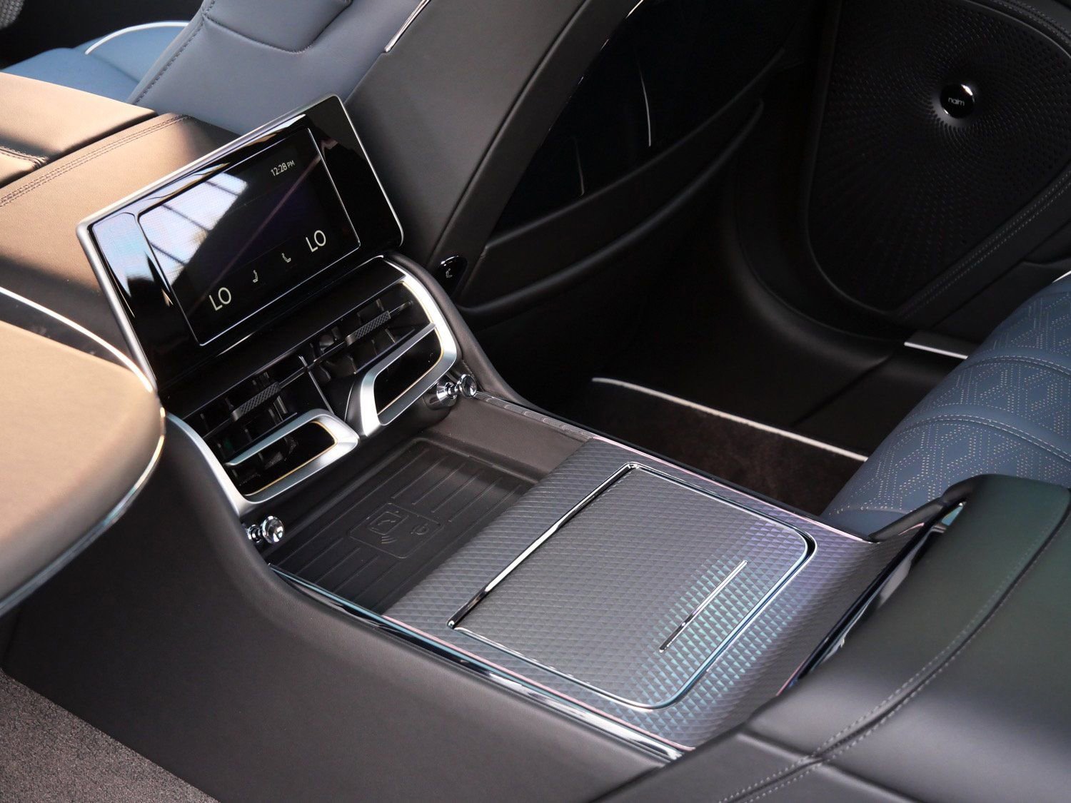 New 2026 Bentley Flying Spur Plug-In Hybrid AWD/4WD image 25