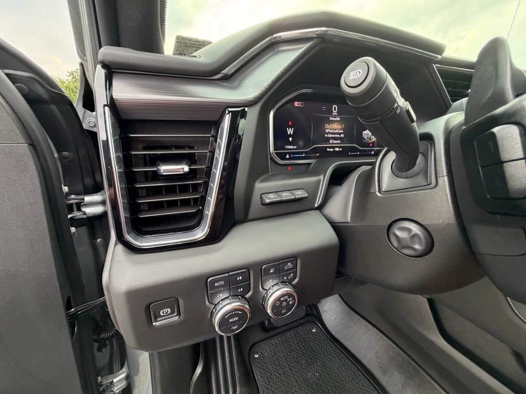 Used 2025 GMC Sierra 1500 Denali Ultimate AWD/4WD image 4