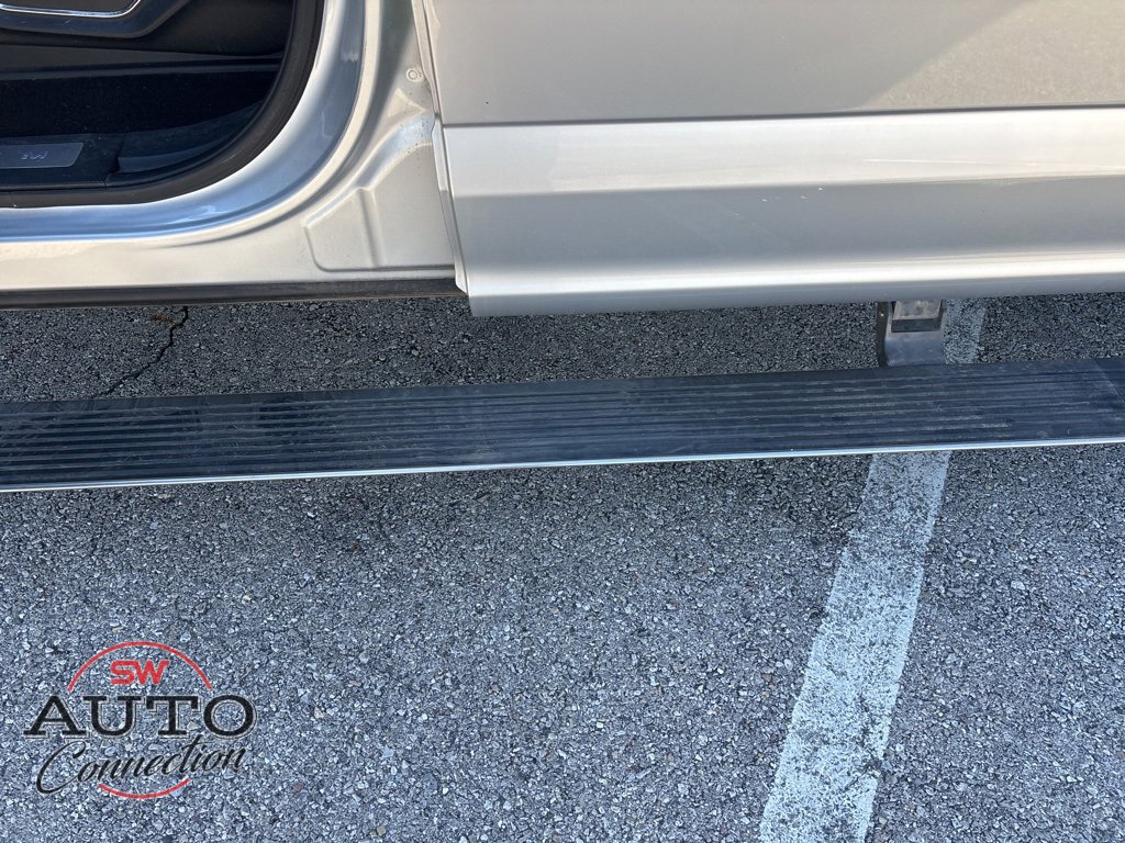 Used 2018 Ford F150 Platinum w/ Equipment Group 701A Luxury image 12