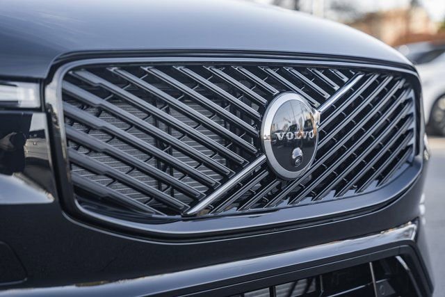New 2026 Volvo XC60 B5 Plus w/ Protection Package Premier image 11