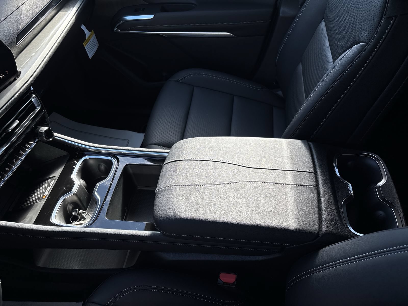 New 2027 Chevrolet Traverse LT FWD image 20