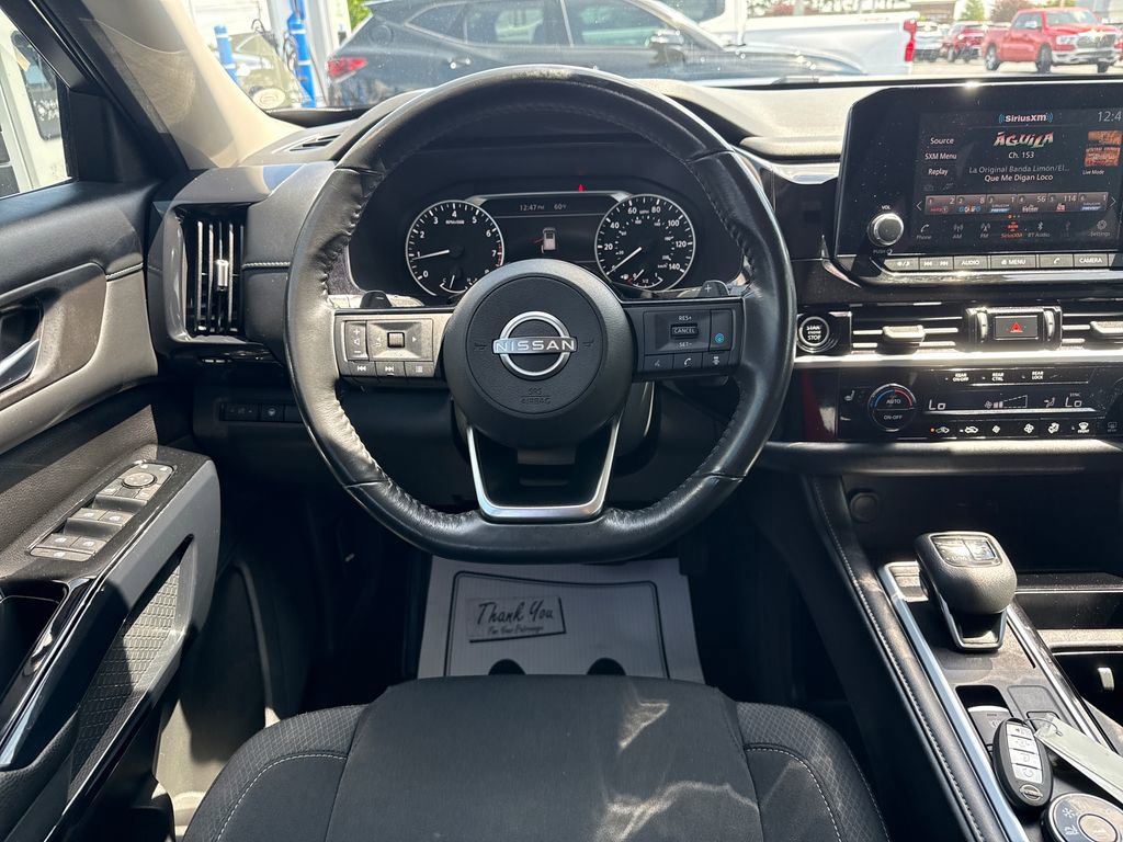 Used 2022 Nissan Pathfinder SV AWD/4WD image 16