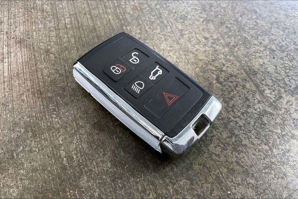 Used 2025 Land Rover Range Rover Sport Dynamic SE image 11