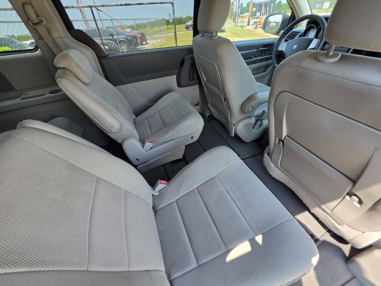 Used 2008 Dodge Grand Caravan SXT FWD image 7